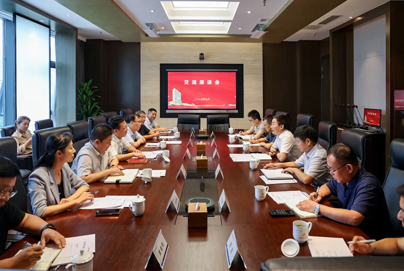 市中區(qū)委書(shū)記鞠正江一行到集團(tuán)開(kāi)展走訪服務(wù)